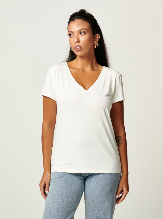 Camiseta decote V  Encontro | OFF WHITE