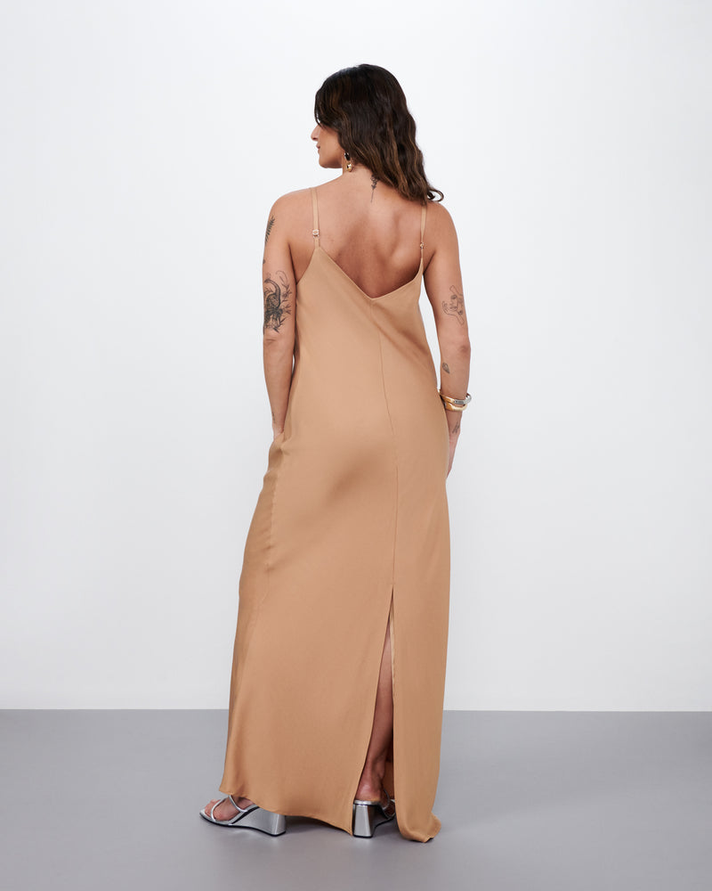 Vestido Slip Longo Caramelo | Tulum